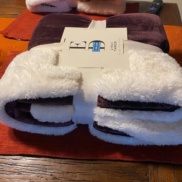 ED On Air Plush Throw Blanket – 50” x 60” – Orchid (Plum Purple) - Picture 7 of 7